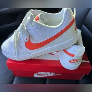 Nike Kids White and Orange Sneakers NEW W/O tags never worn
